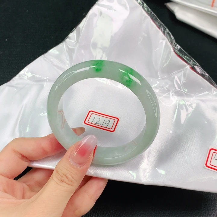 翡翠手镯未镶嵌天然翡翠手镯04