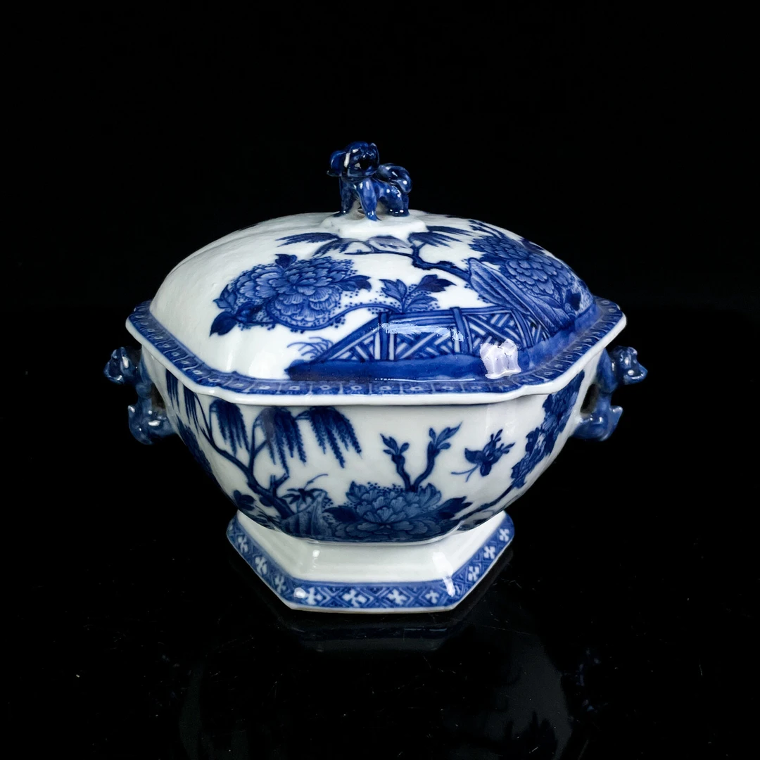 M25L9001688清乾隆青花花卉纹六方盖锅