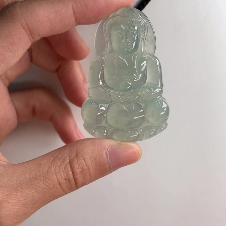 翡翠挂件未镶嵌….