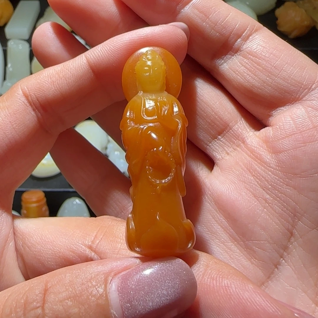 海***色和田玉未镶嵌颈饰