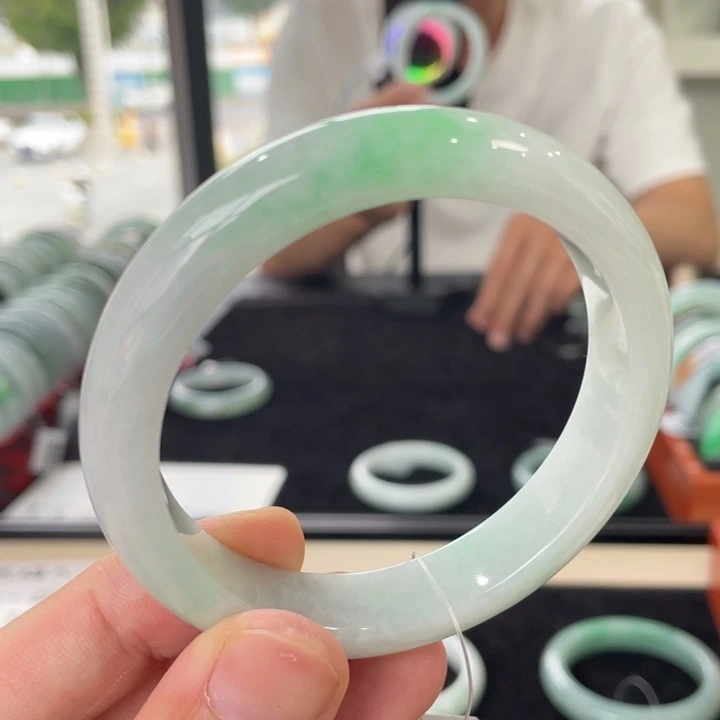 翡翠未镶嵌手镯59