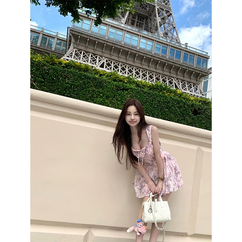 现货 碎花吊带连衣裙女2025夏季高级感气质纯欲海边度假收腰裙子