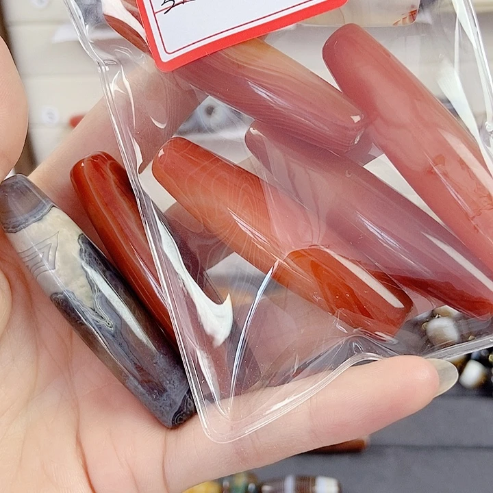 莲***澜未镶嵌颈饰玛瑙/玉髓