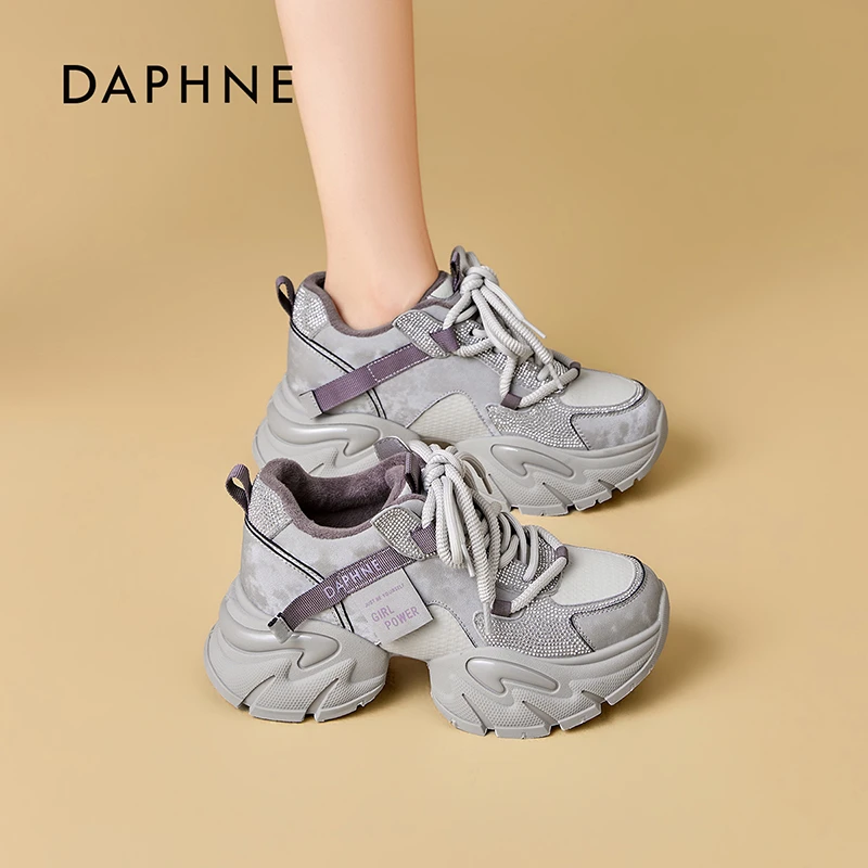 达芙妮时尚百搭休闲鞋加绒保暖女鞋2025冬季新款气质增高老爹鞋