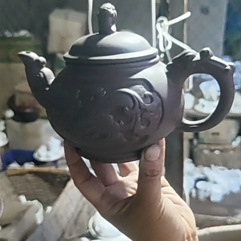 库存微瑕紫砂壶一个