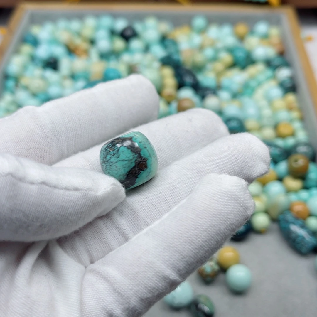 绿松石未镶嵌挂件