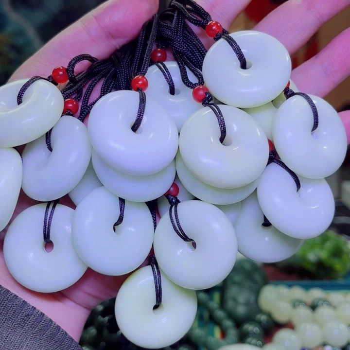 蛇纹石玉未镶嵌颈饰多样性发货
