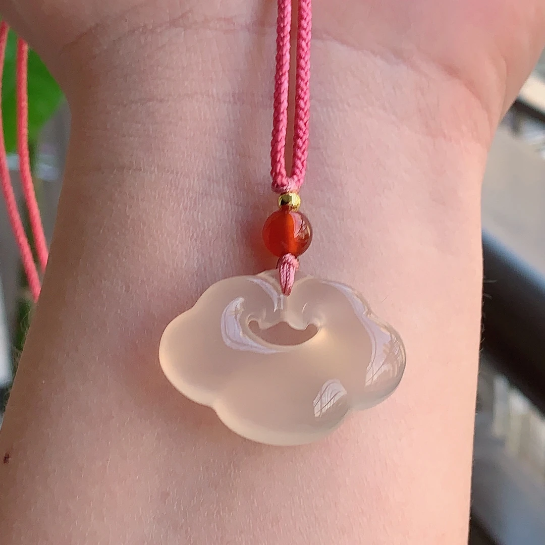 天然香槟色祥云锁玛瑙吊坠30/21.5/8.5mm