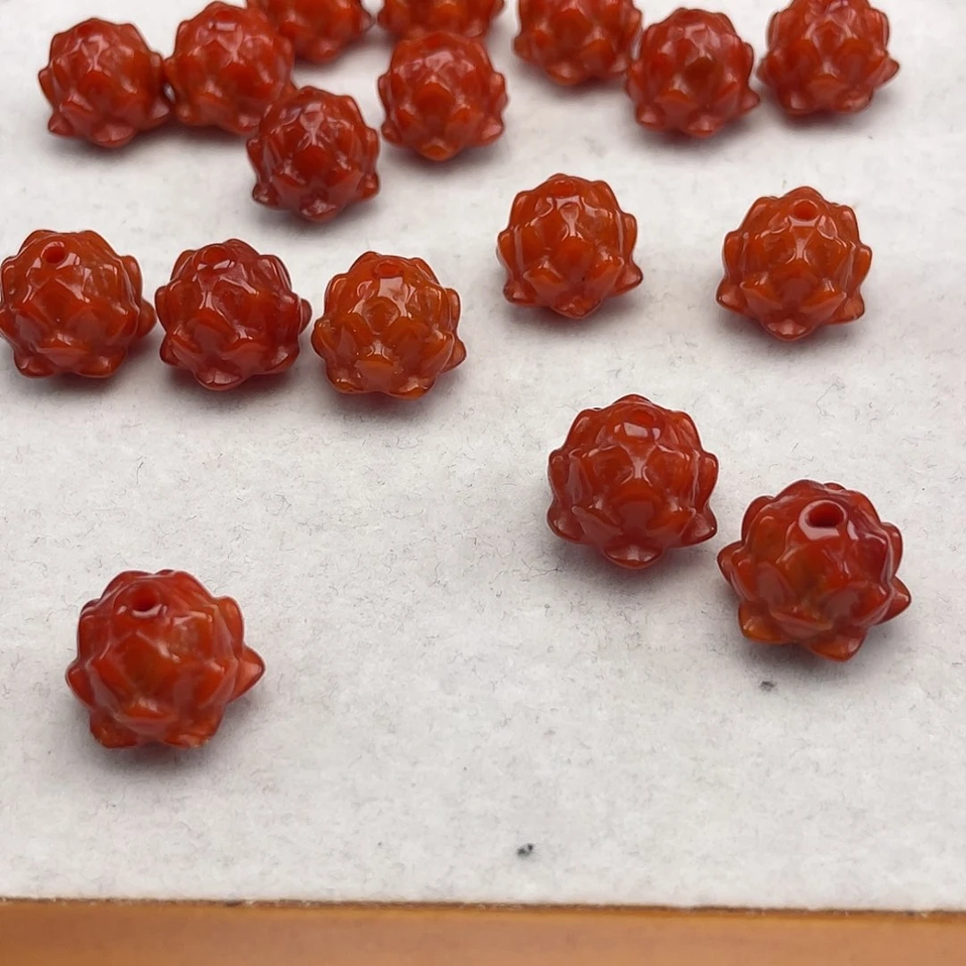 南红玛瑙13号川料立体雕刻莲花一颗未镶嵌