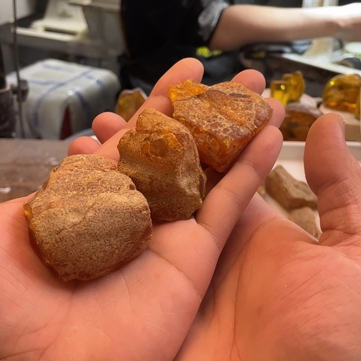 拔***兔定制琥珀未镶嵌天然琥珀蜜蜡