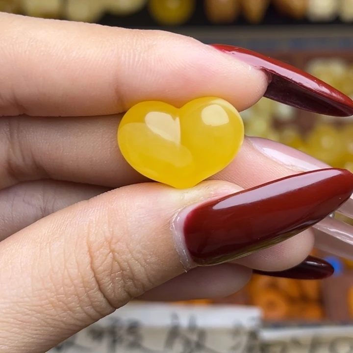 蜜蜡未镶嵌珠宝奇石鸡油黄满蜡妖花爱心