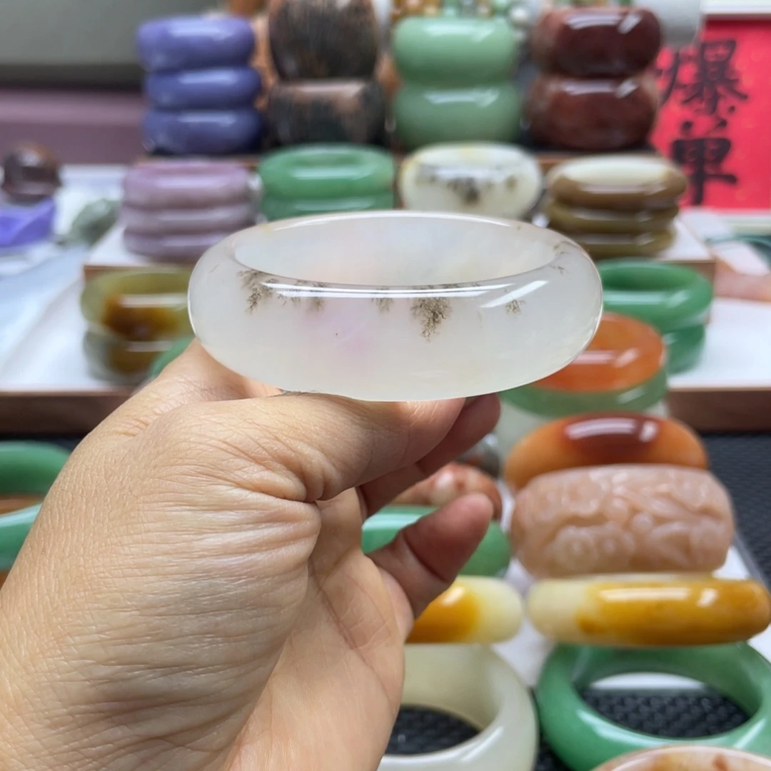 石英岩玉未镶嵌手镯