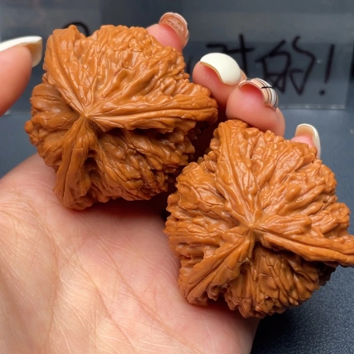 唐***词文玩核桃吊坠白狮子