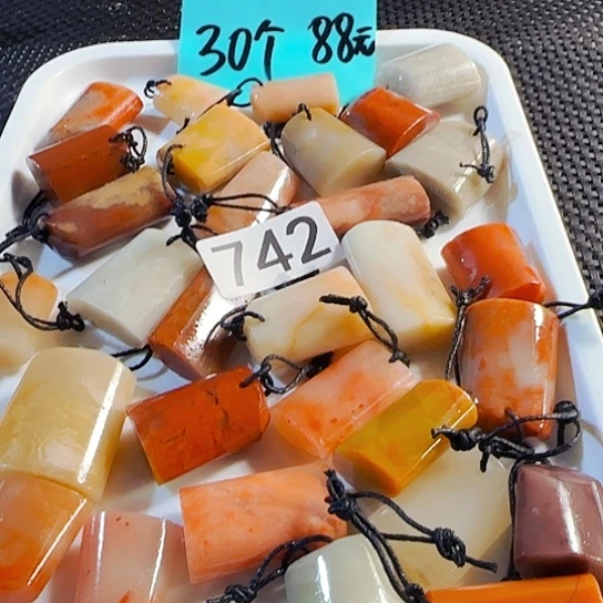 青田石印石老挝石椭圆随形印章30个88元，尺寸2-3公分