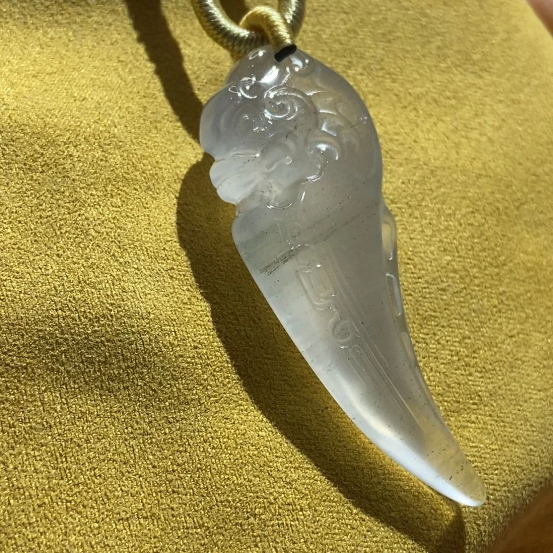 石英质玉未镶嵌颈饰