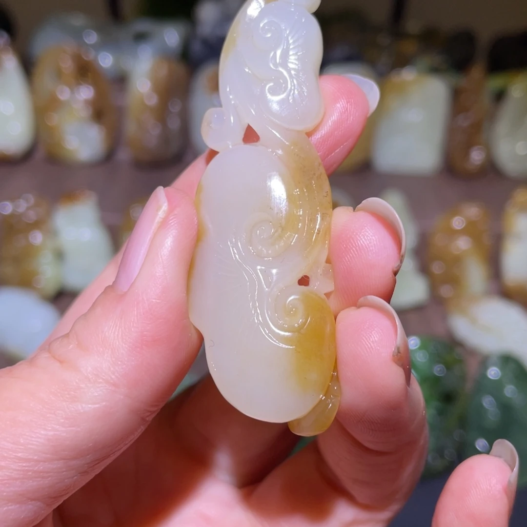 和田玉（糖玉）未镶嵌颈饰