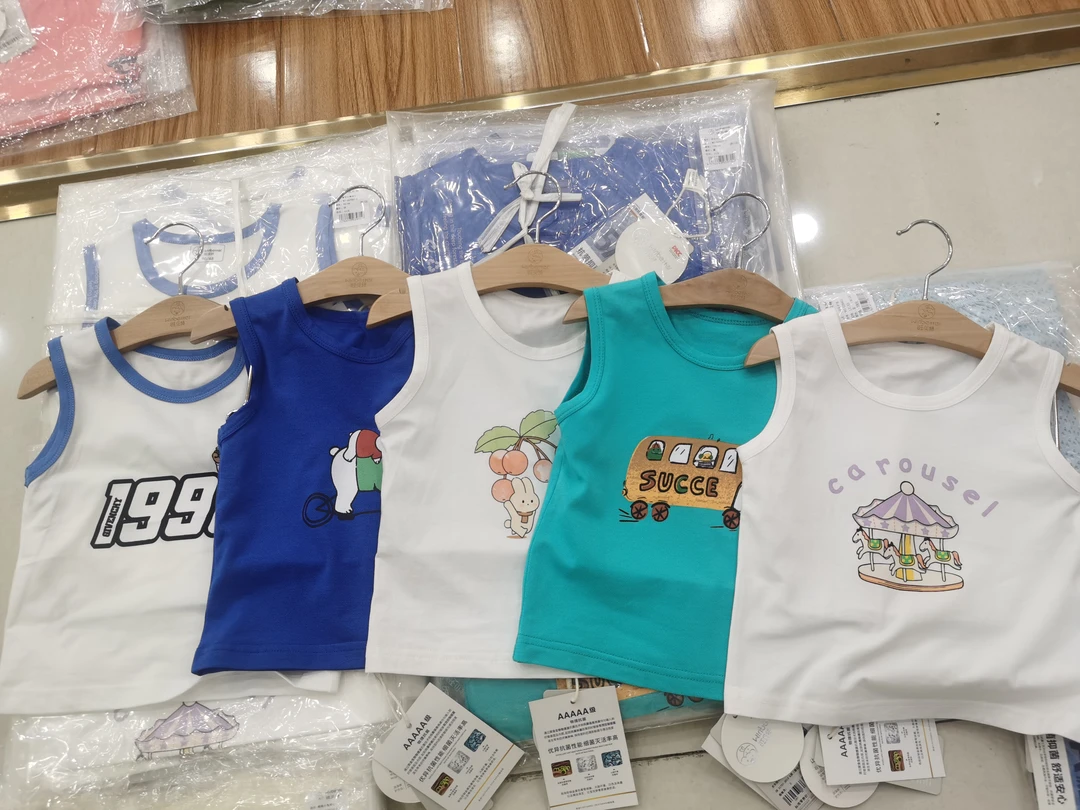 067旺贝特宽肩小背心