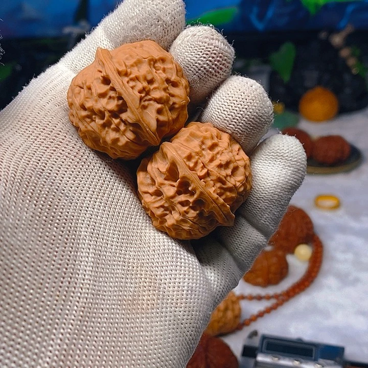 文玩核桃把件苍**子黄松峪元宝