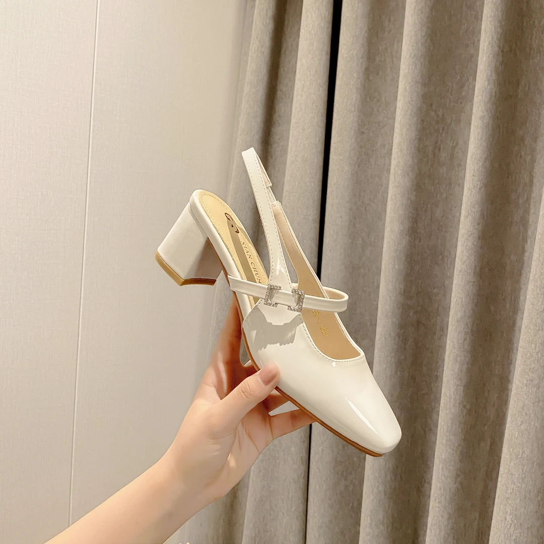 小码女鞋313233包头粗跟凉鞋甜美女神夏季新款时装高跟鞋