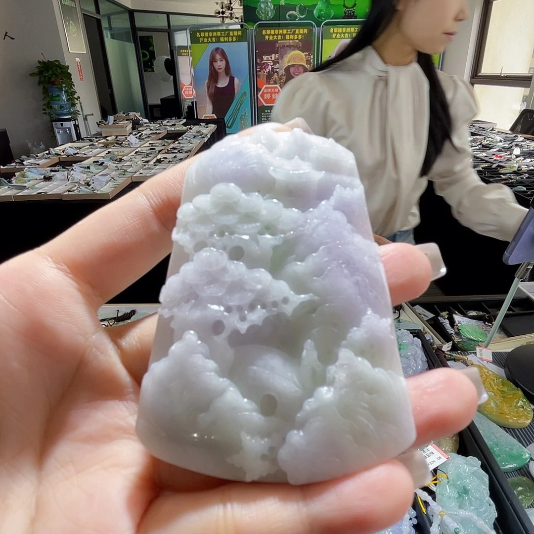 颈饰未镶嵌翡翠一个
