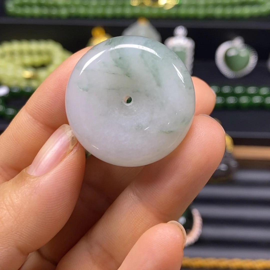 石英岩玉未镶嵌颈饰
