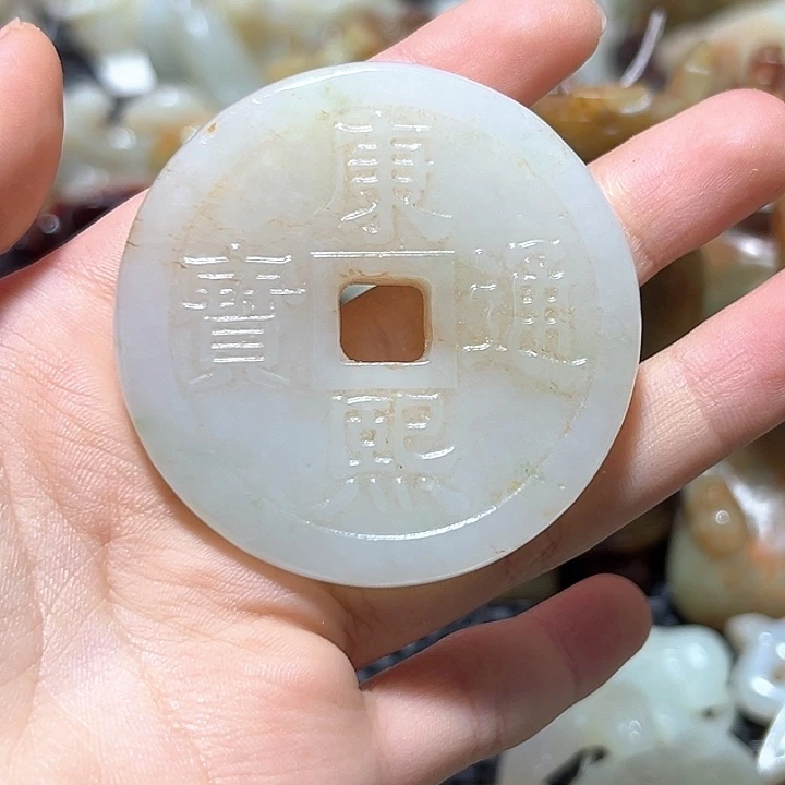 和田玉颈饰未镶嵌用****?