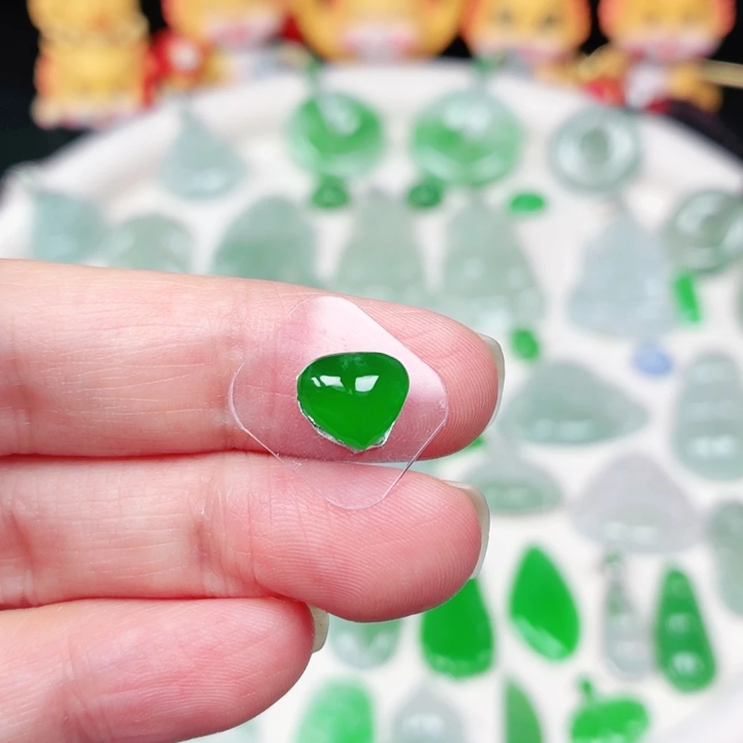 翡翠未镶嵌颈饰缅甸天然A货翡翠