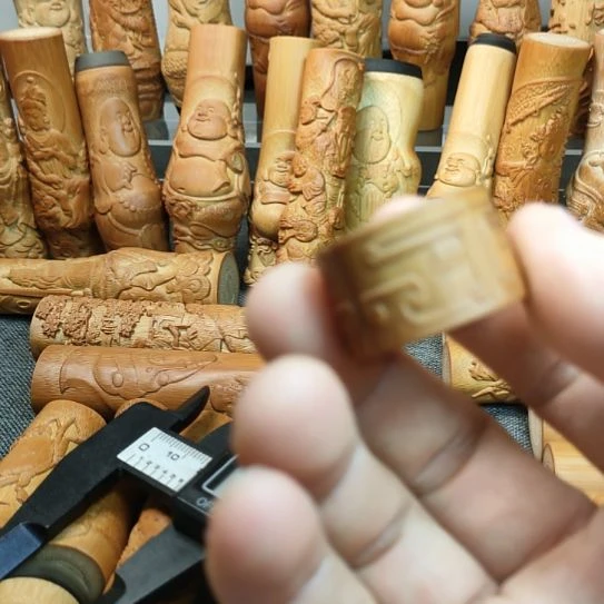 实心竹雕刻手把件