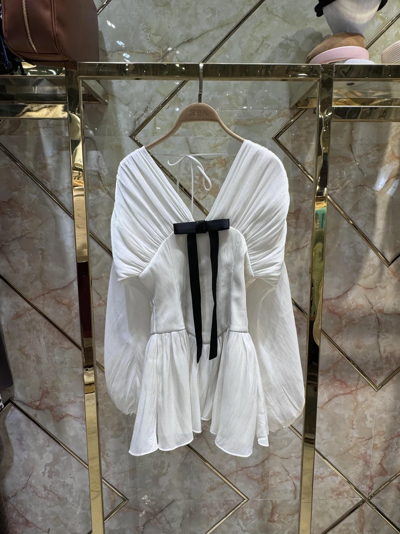 黛蜜儿2025新款V领黑领结连体裤