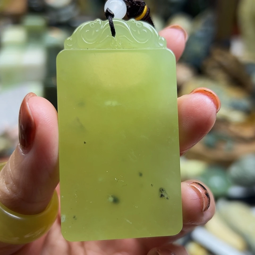 岫玉未镶嵌颈饰岫玉无事牌