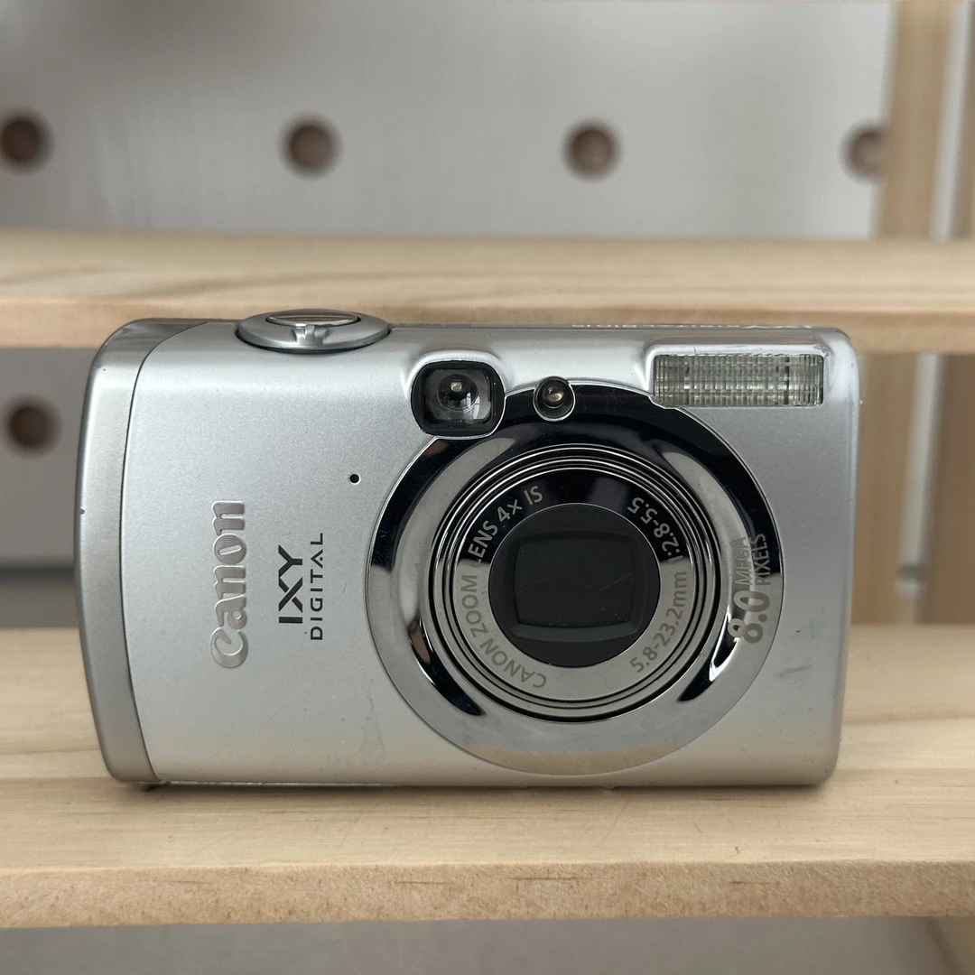 95新 Canon/佳能 ixy810is银色800万4倍变焦冷白出片