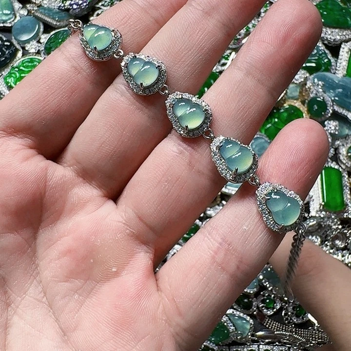 翡翠颈饰未镶嵌天然A货翡翠放漏