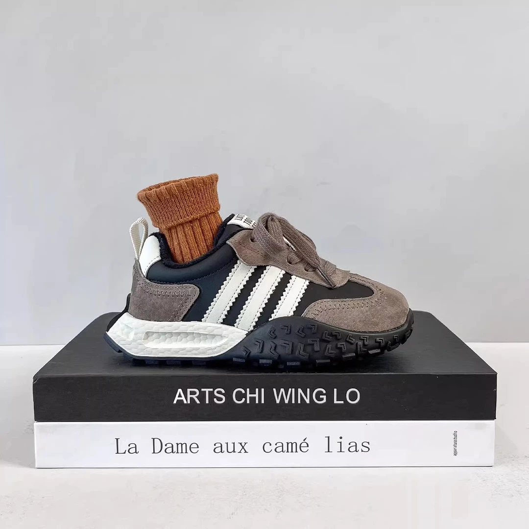 真皮男童运动鞋子中大儿童加绒板鞋2025秋冬季新款宝宝二棉鞋潮牌