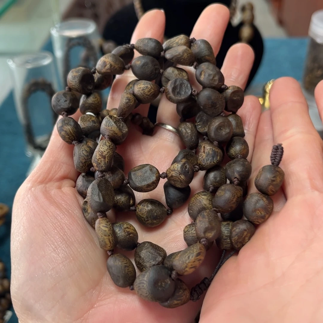 沉香手串莺歌绿卡1.0-35克多样性发货一条