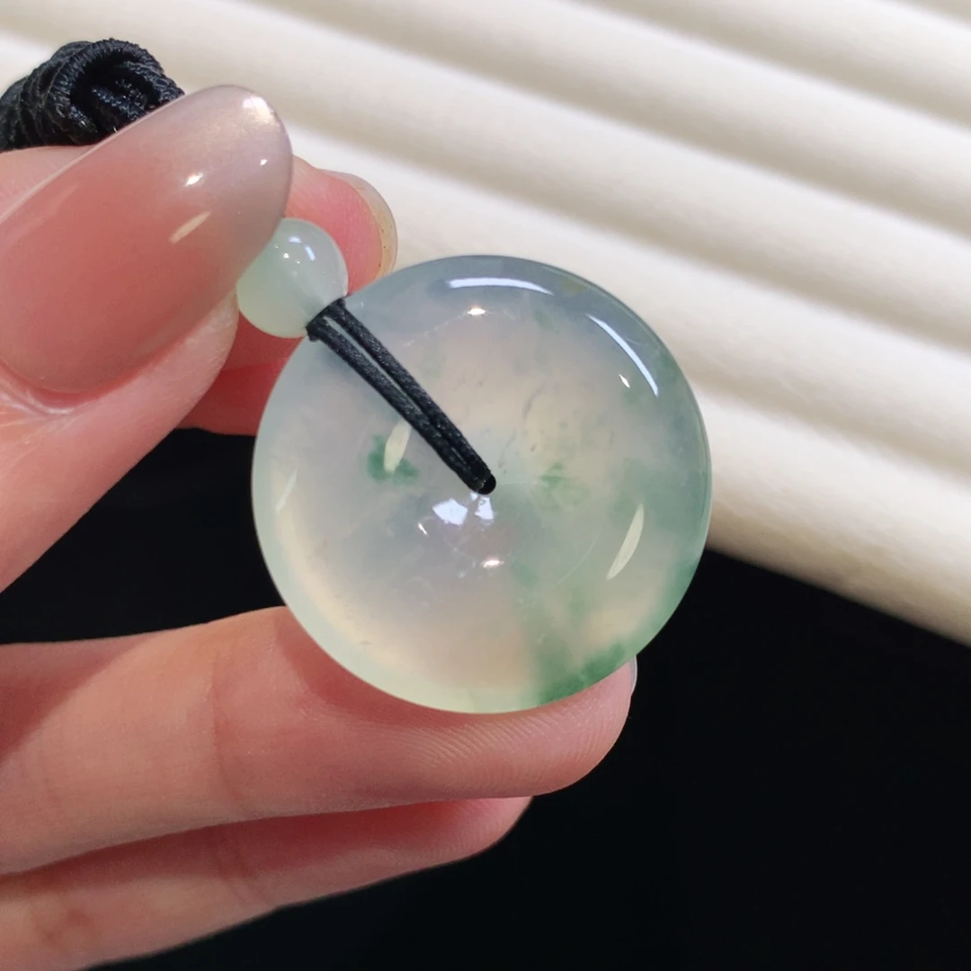 翡翠颈饰未镶嵌高冰扣