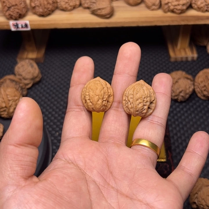 吊坠文玩核桃小金鱼