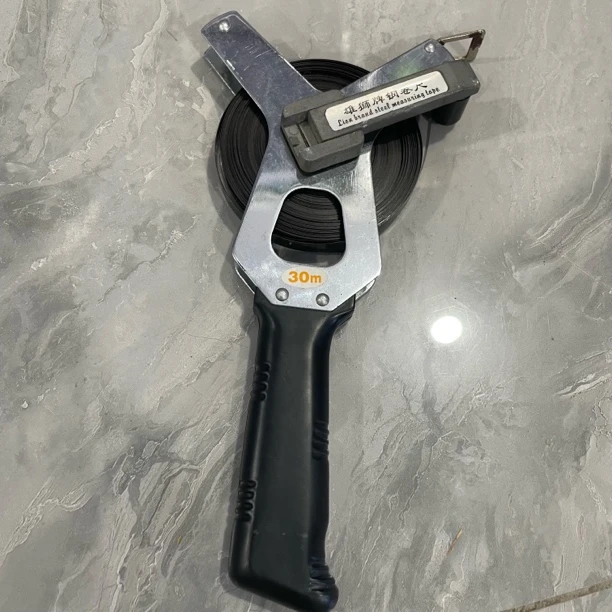 【592】雄狮手持卷尺（30米）