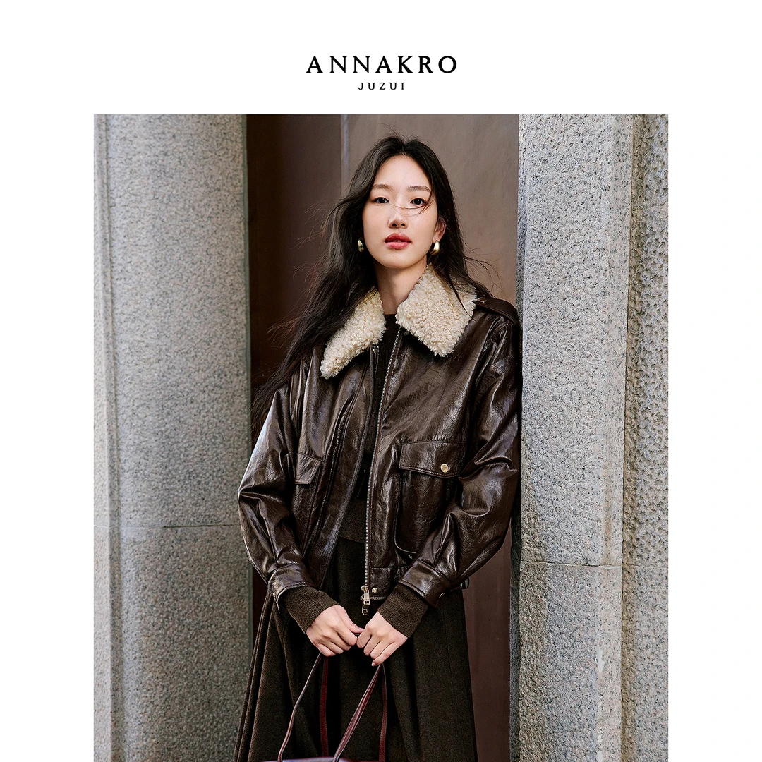 【小余专属】玖姿·安娜蔻KWFD40518拼接翻领短款外套女2025冬新款