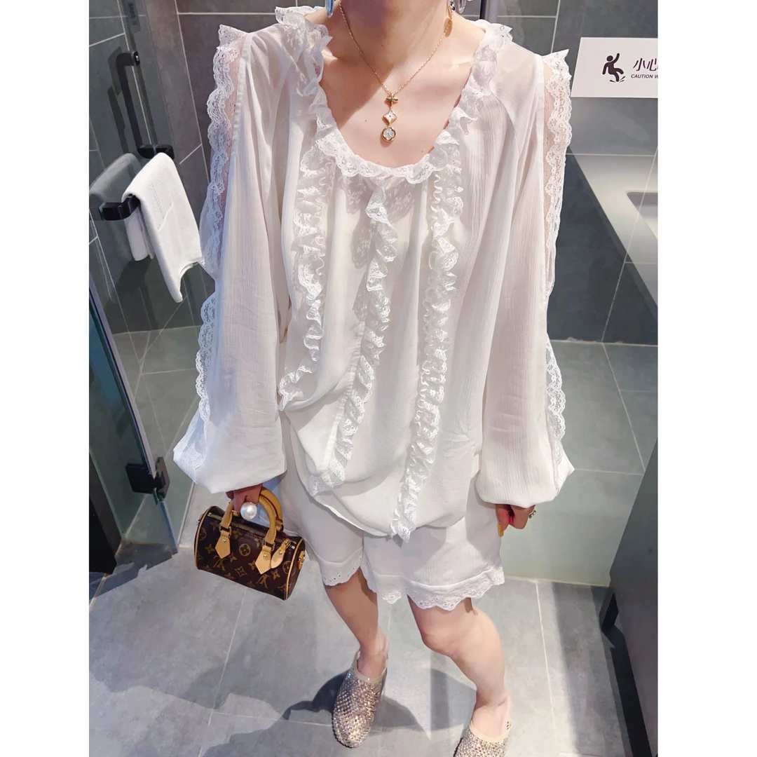 设计款长袖防晒套装女夏季新款拼接荷叶边极简风露肩上衣+短裤