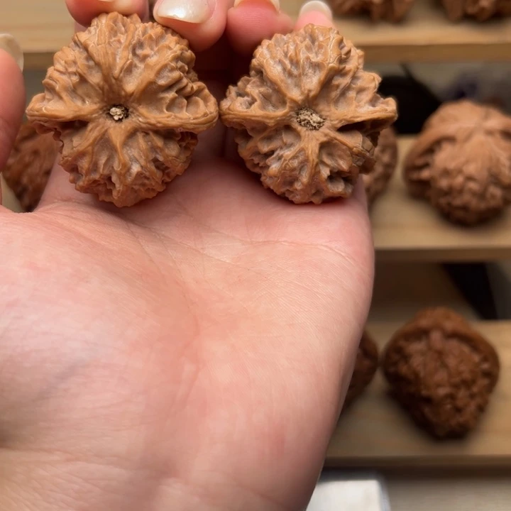 文玩核桃吊坠40.5尺全品苹果园