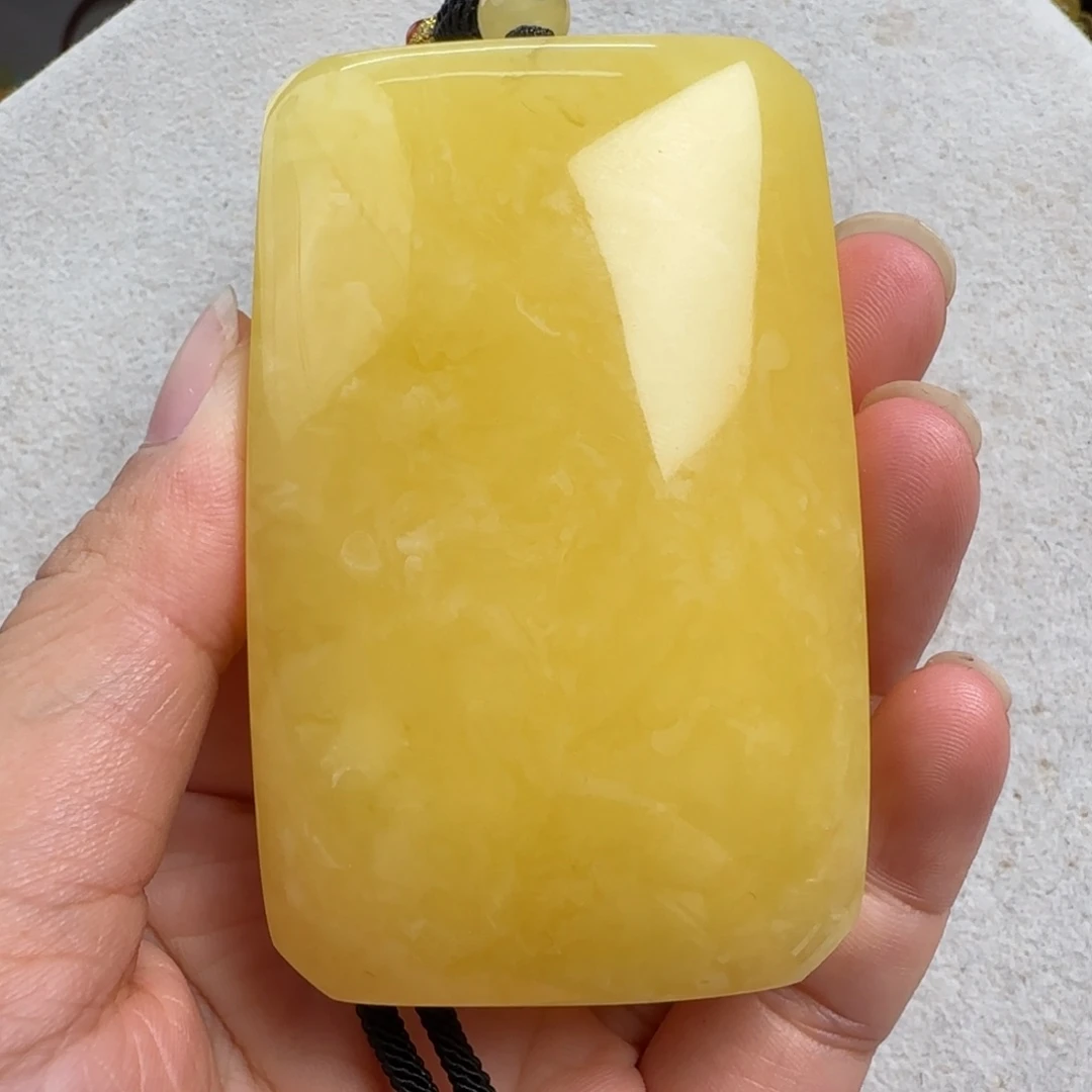 蜜蜡未镶嵌珠宝奇石