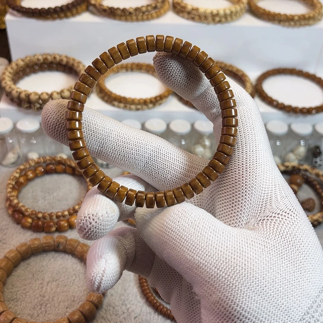 Z***Y手串紫金鼠黄金甲鼠片