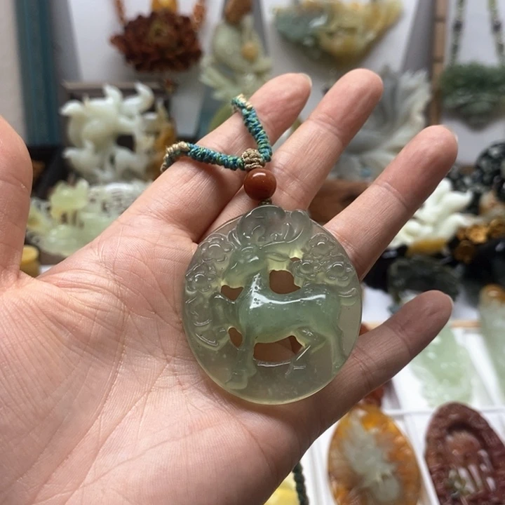 未镶嵌蛇纹石玉颈饰