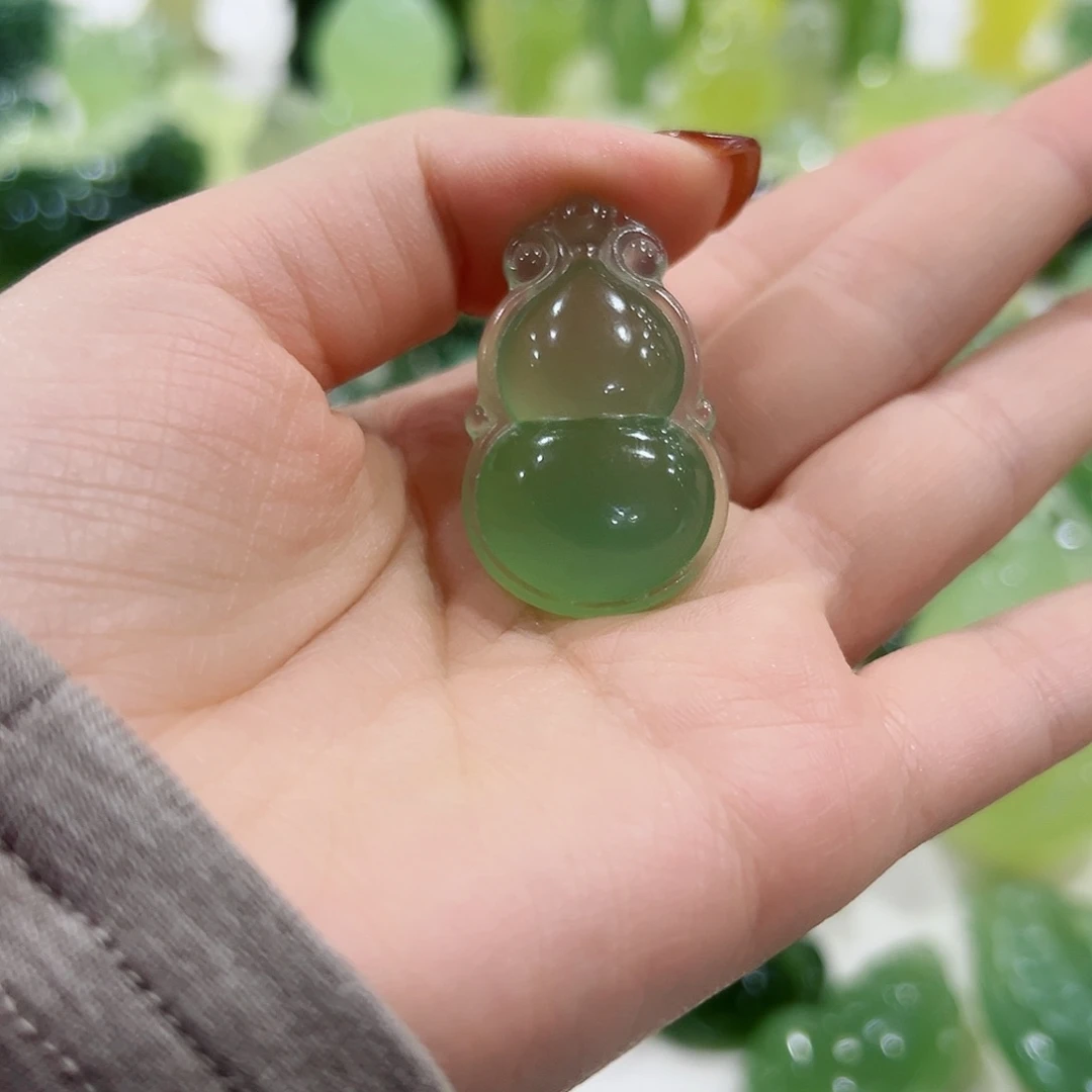 幸***来蛇纹石玉未镶嵌葫芦