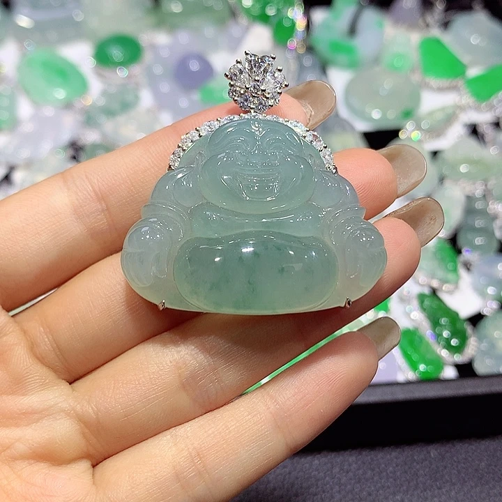 翡翠18K金镶嵌颈饰佛