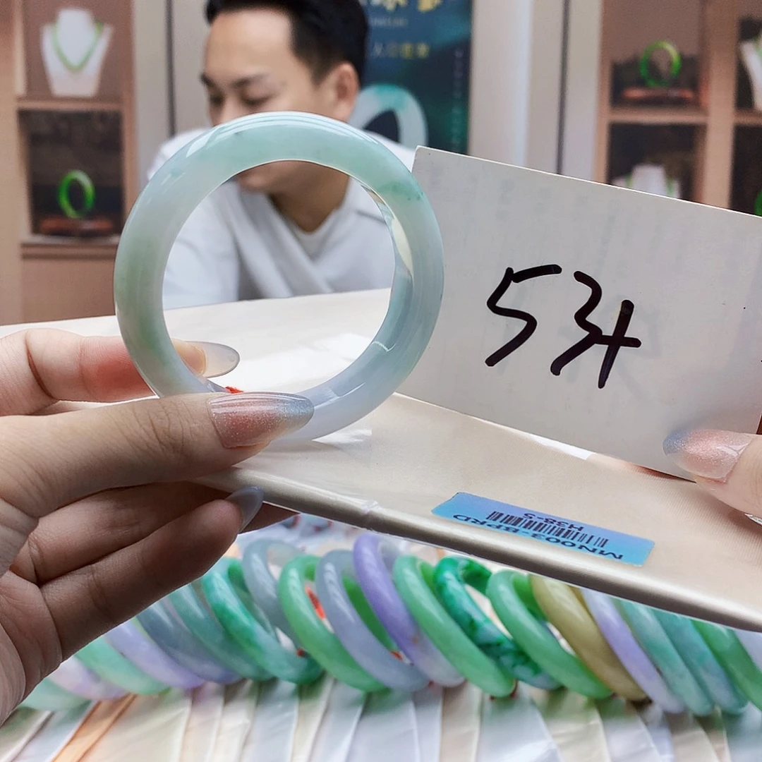 未镶嵌手镯翡翠hvvv