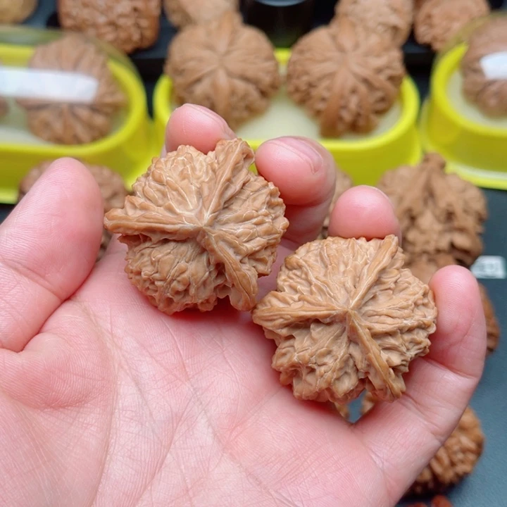 文玩核桃把件福利盘山三棱39×38×37