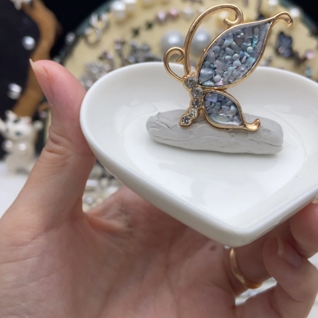 海水珍珠合金画框珍珠碎片蝴蝶胸针