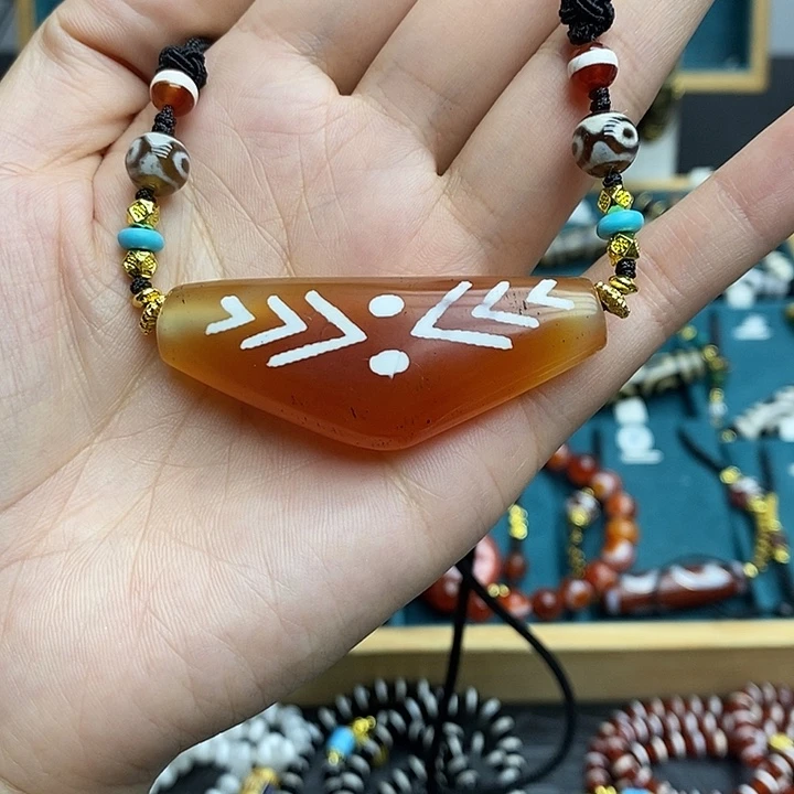 玛瑙/玉髓合金颈饰
