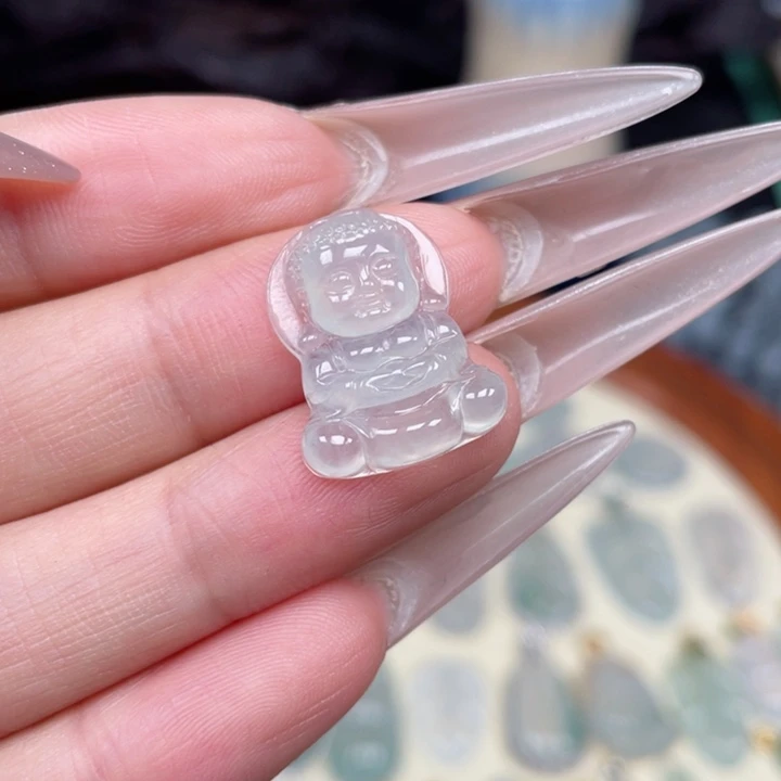 翡翠未镶嵌颈饰宝宝佛
